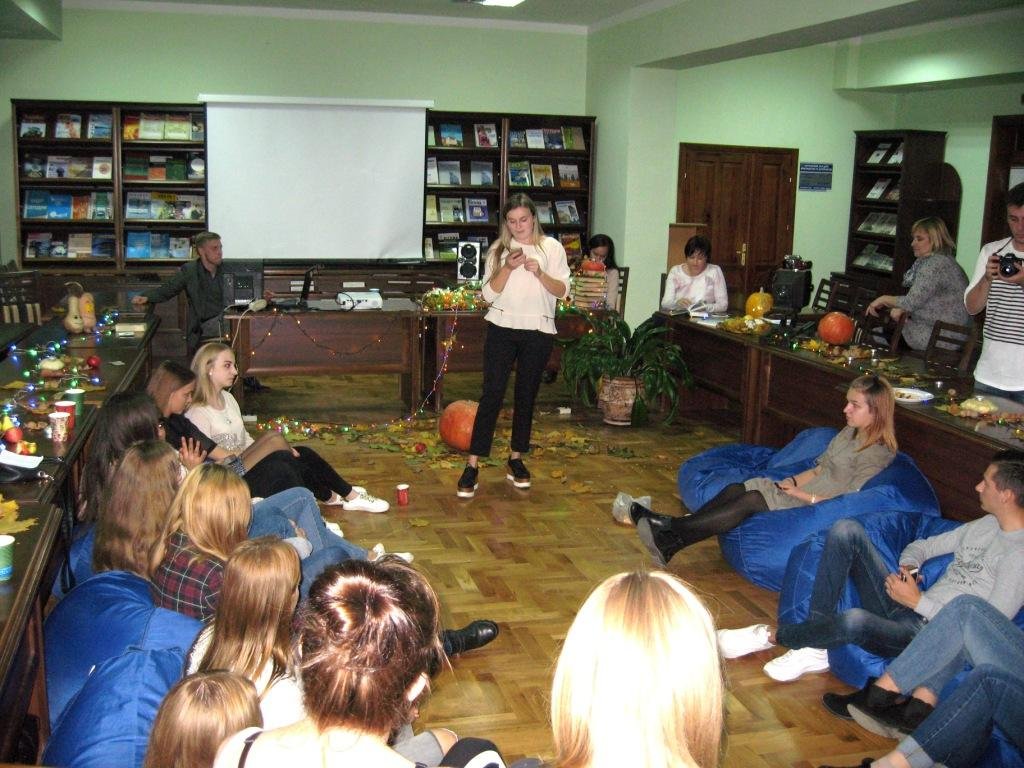 Студенти провели «Ніч у бібліотеці»