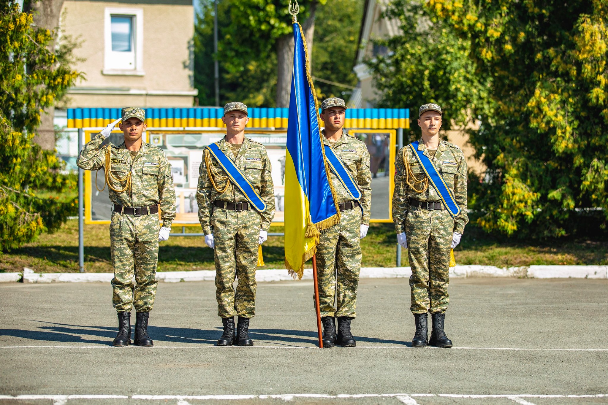 Щиро вітаю усіх зі святом Покрови Пресвятої Богородиці та Днем захисника України!